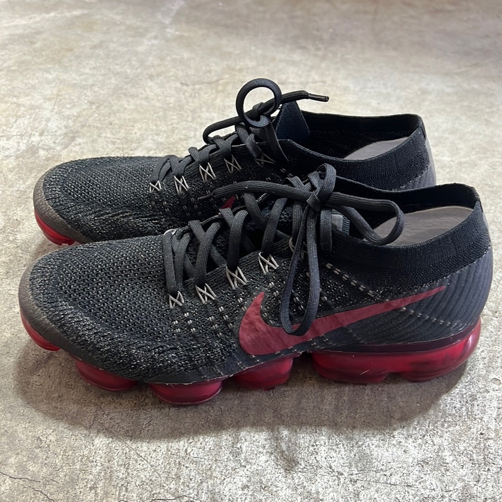 Nike Vapormax sneaker size 10